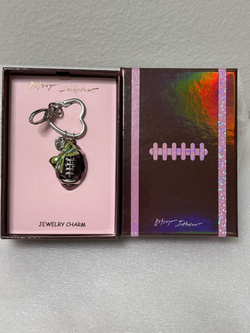 ππβ¨ Betsey Johnson Football Charm Keyring β Pink & Black with Green Bow - Picture 4 of 7